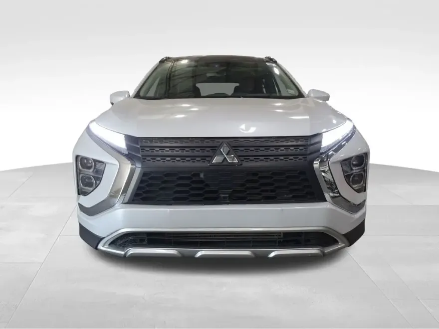 2023 Mitsubishi Eclipse Cross SE photo 2