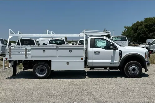 2024 Ford F-550 photo 3