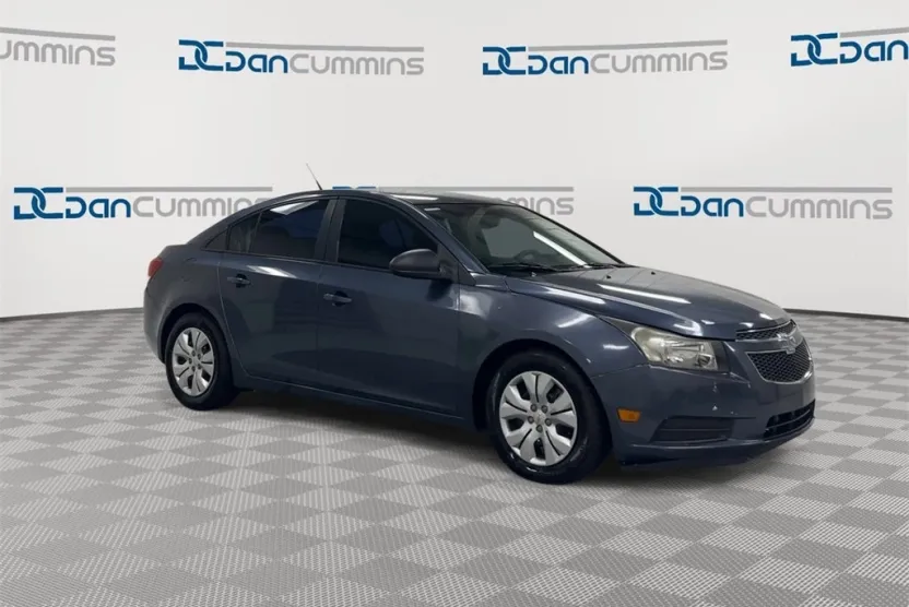 2014 Chevrolet Cruze LS photo 1