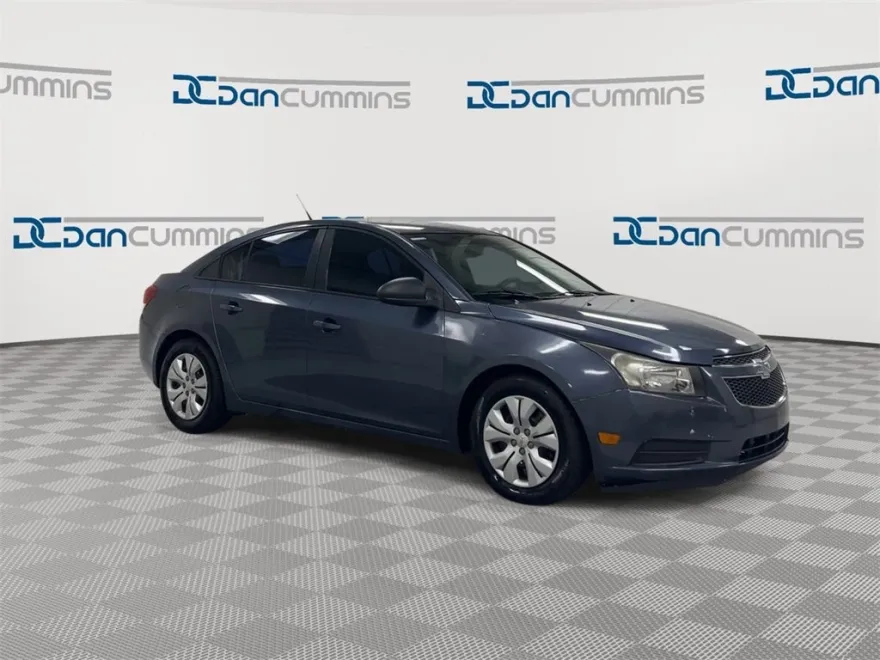 2014 Chevrolet Cruze LS photo 1
