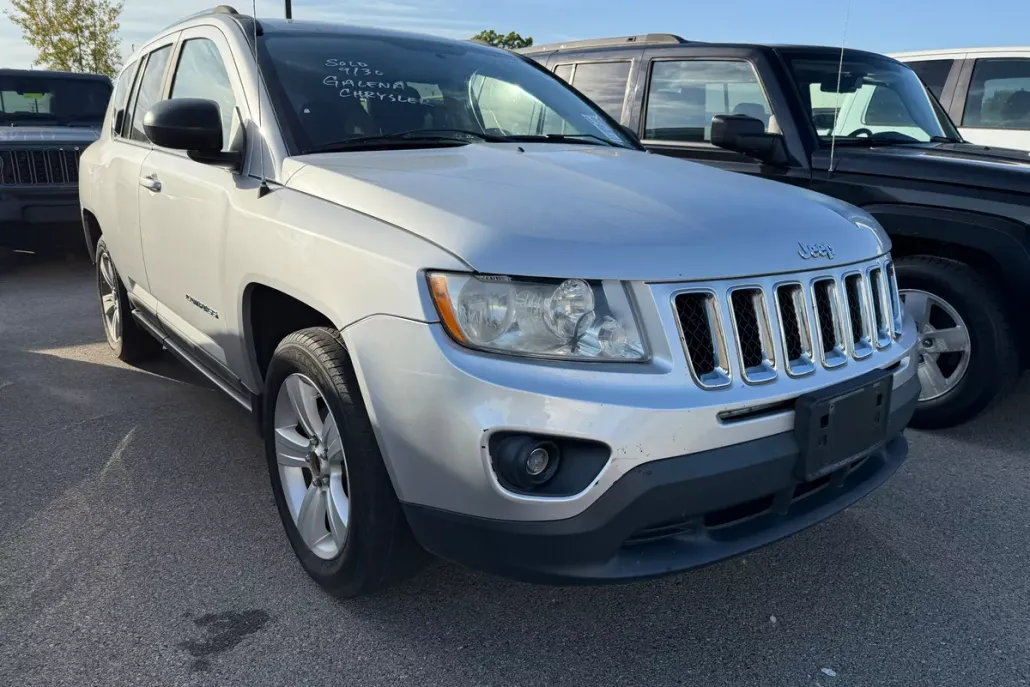 2011 Jeep Compass Sport photo 1