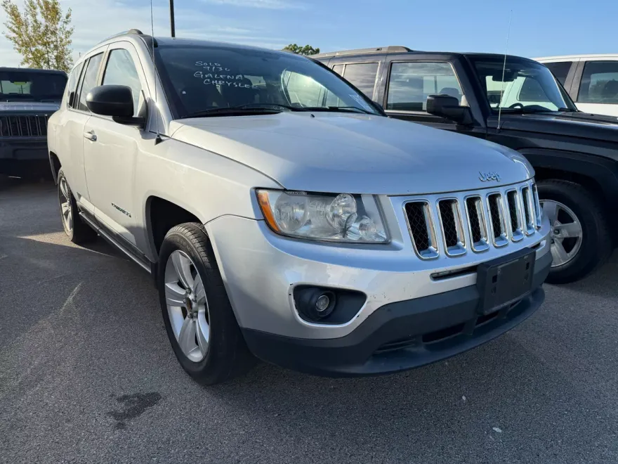 2011 Jeep Compass Sport photo 1