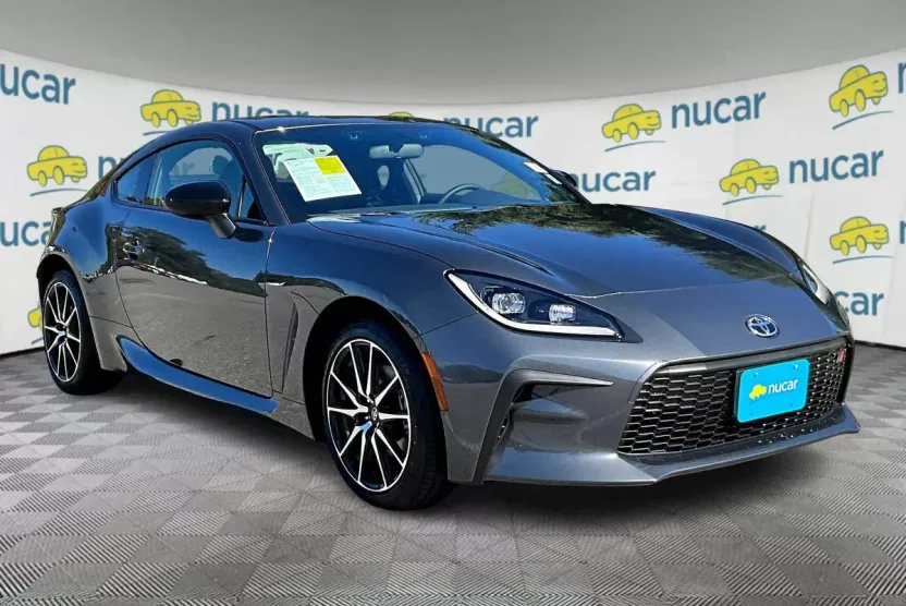 2025 Toyota GR86 photo 1