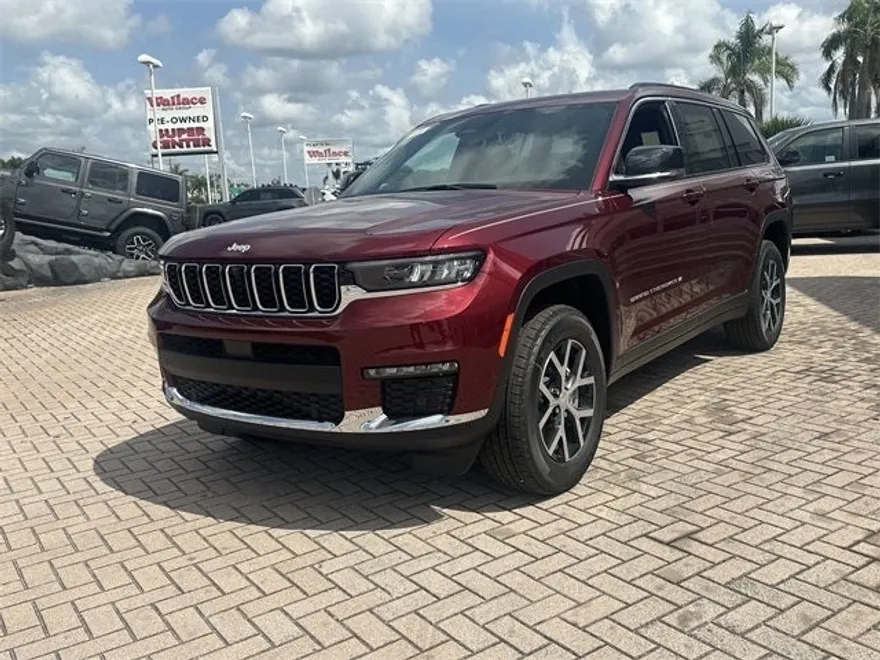 2025 Jeep Grand Cherokee Limited photo 2