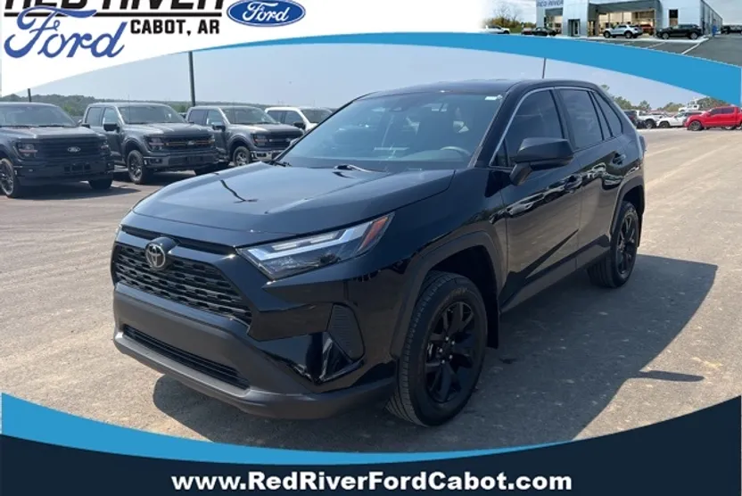 2025 Toyota RAV4 LE photo 1