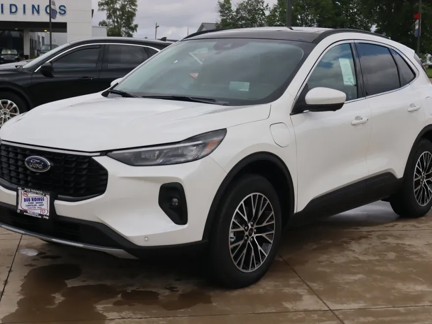 2025 Ford Escape photo 1