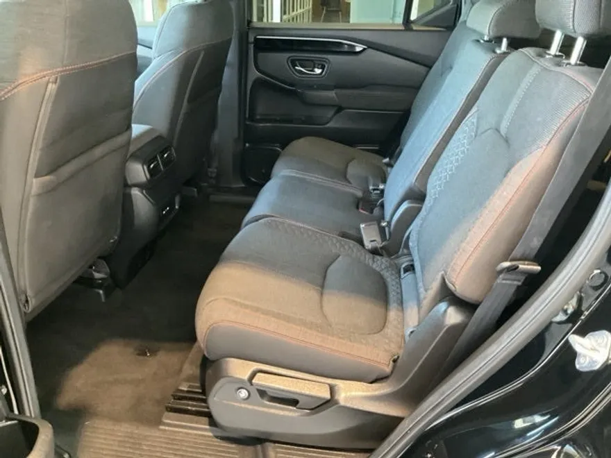 2025 Honda Pilot Sport photo 1