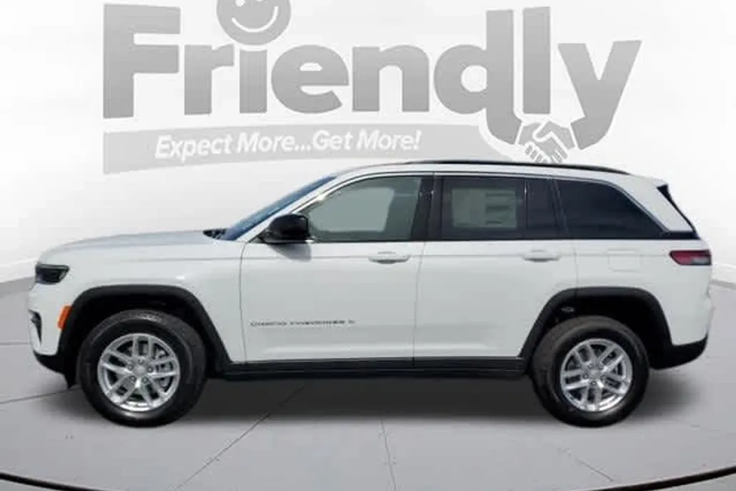 2025 Jeep Grand Cherokee Laredo photo 1