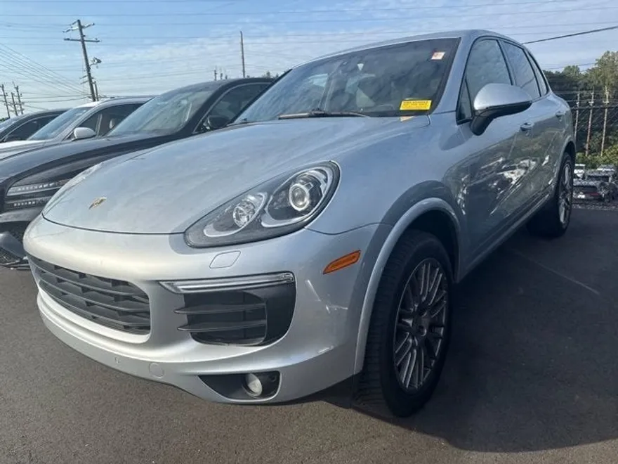 2017 Porsche Cayenne Platinum Edition photo 1