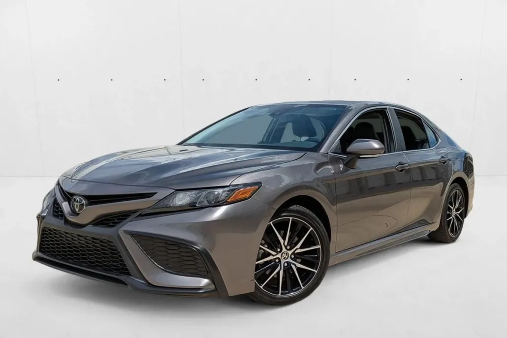 2024 Toyota Camry SE photo 1