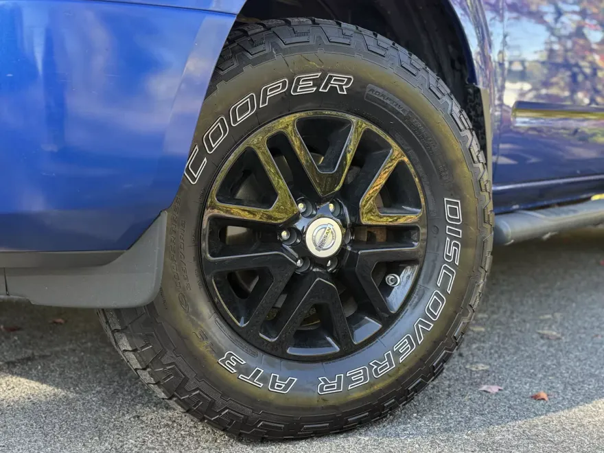2014 Nissan Frontier SV photo 1
