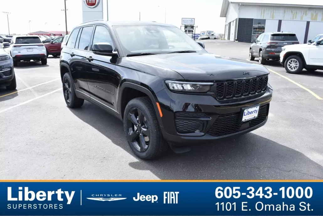 2025 Jeep Grand Cherokee Altitude photo 1