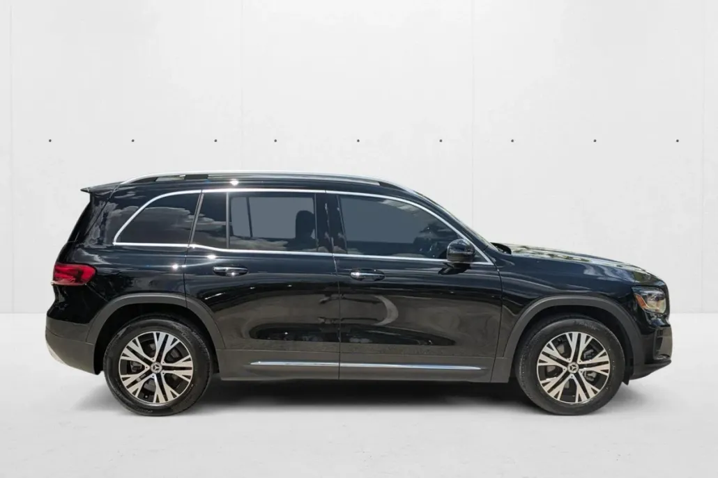 2025 Mercedes Benz GLB 250 photo 1