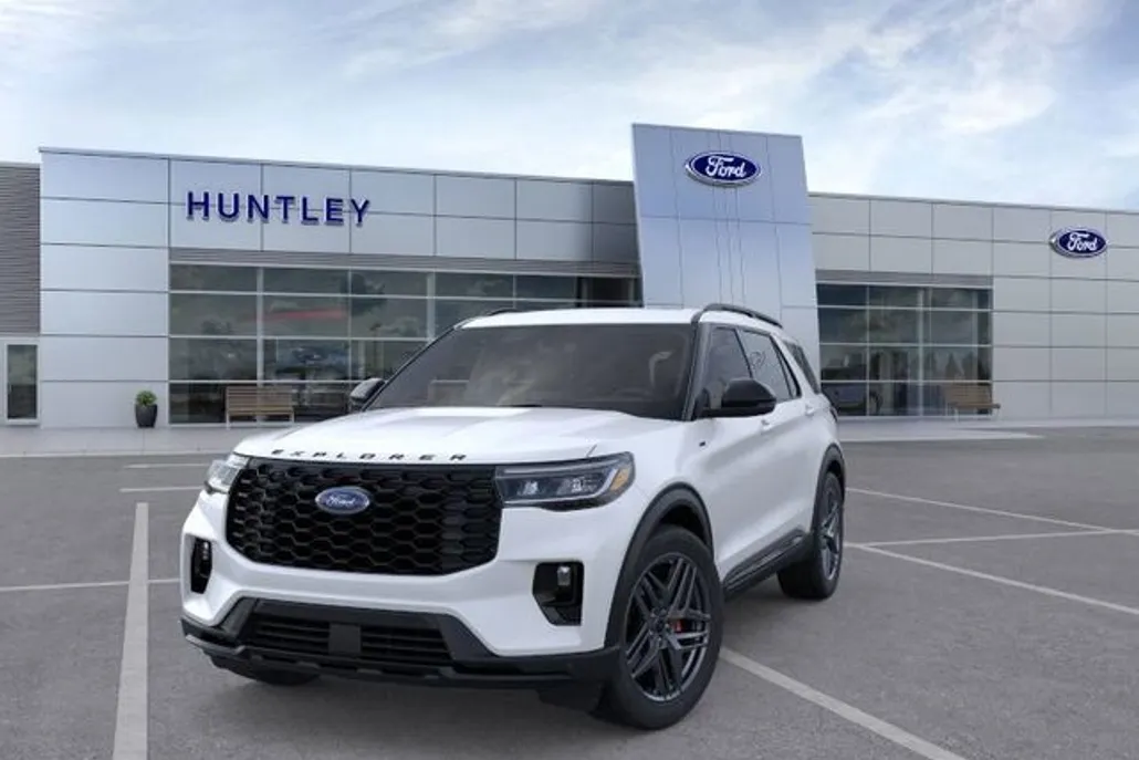 2025 Ford Explorer ST-Line photo 1