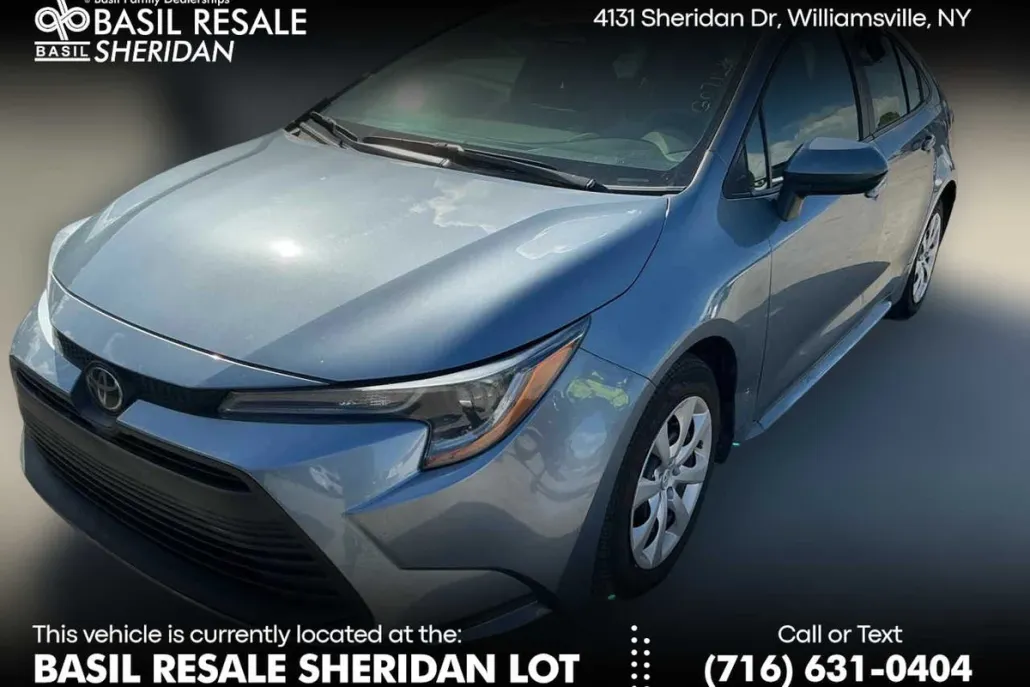 2025 Toyota Corolla LE photo 1