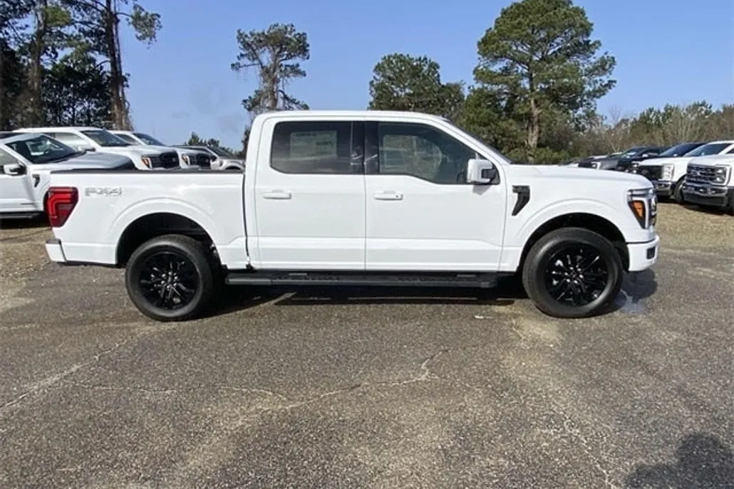 2025 Ford F-150 Lariat photo 1
