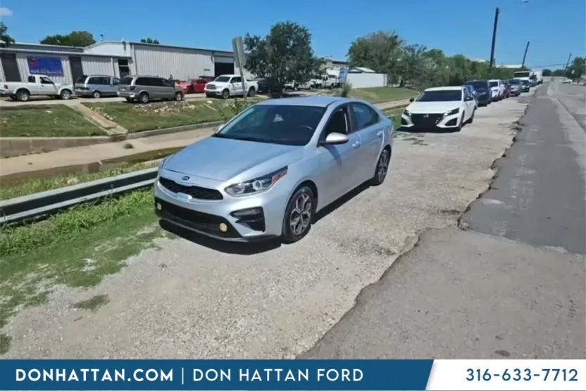 2021 Kia Forte LXS photo 1