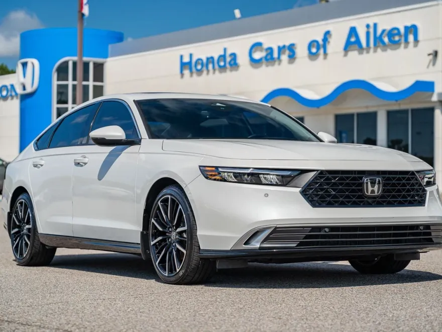 2024 Honda Accord Hybrid Touring photo 1