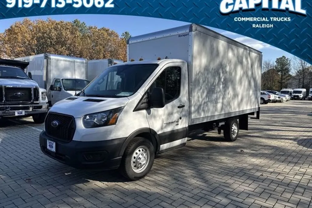2024 Ford Transit Cutaway photo 1