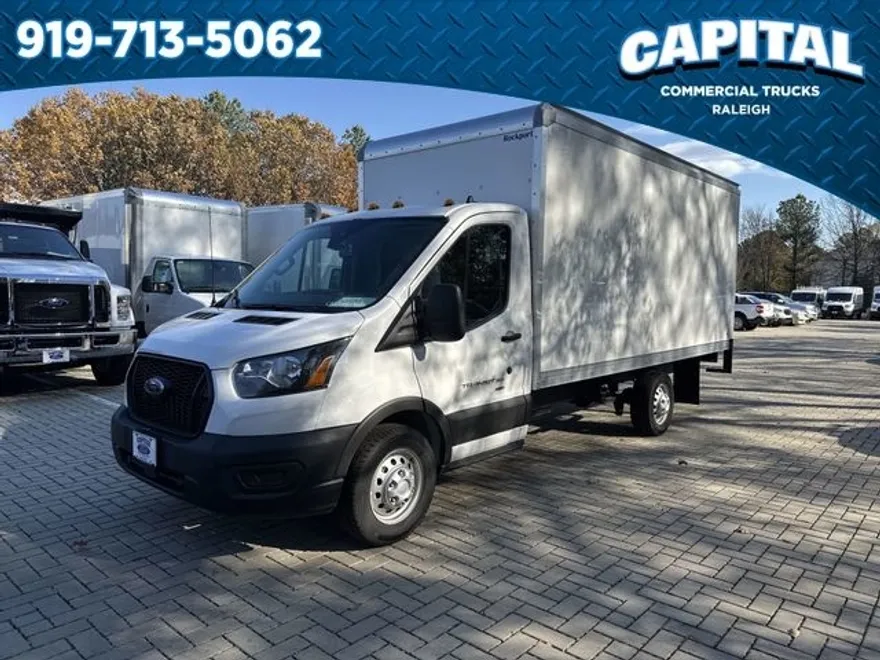 2024 Ford Transit Cutaway photo 1