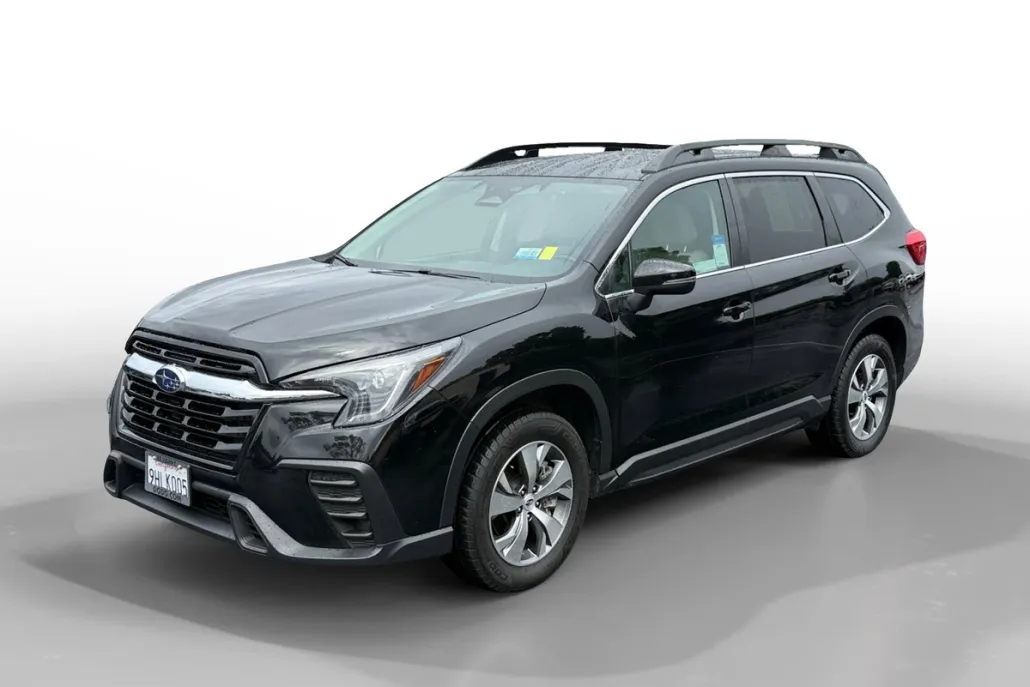 2023 Subaru Ascent Premium photo 1
