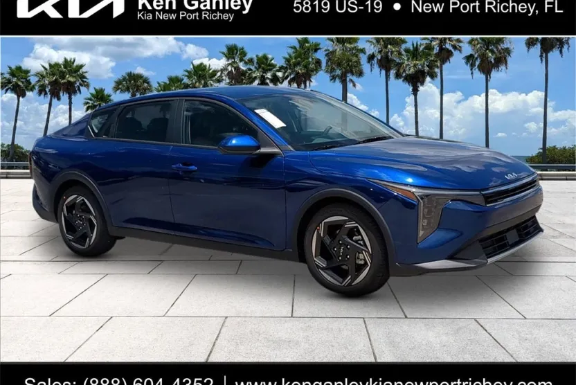 2025 Kia K4 LXS photo 1