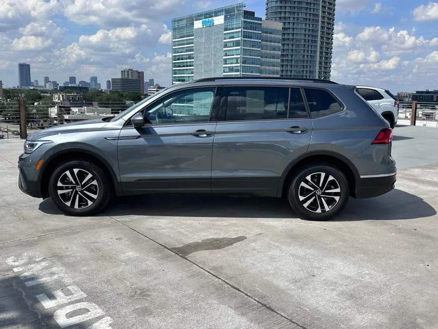 2023 Volkswagen Tiguan S photo 1