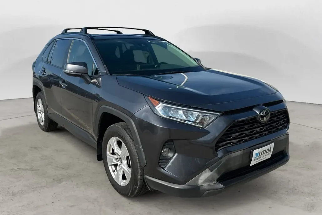 2019 Toyota RAV4 XLE photo 1