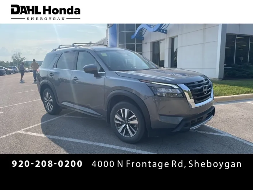 2025 Nissan Pathfinder SL photo 1