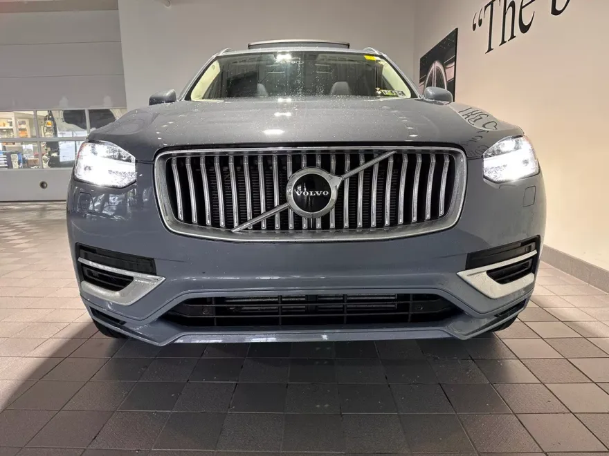 2021 Volvo XC90 T8 Inscription Expression photo 1