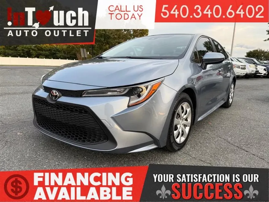 2021 Toyota Corolla LE photo 1
