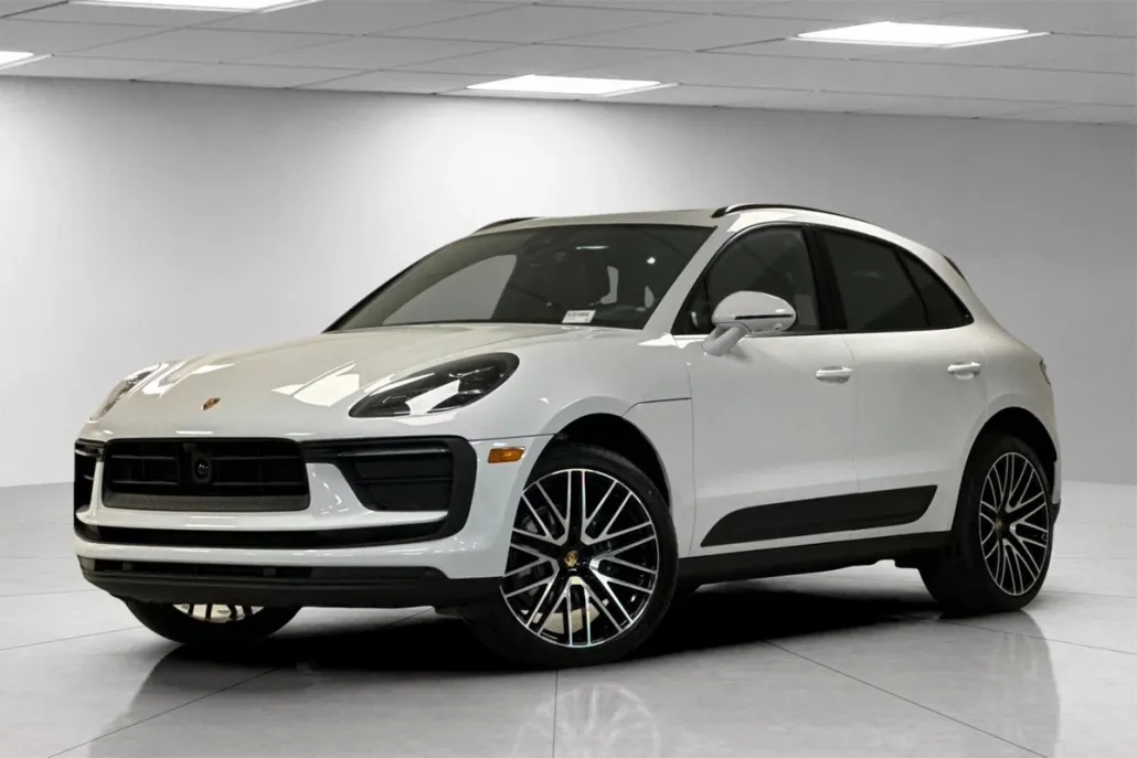 2025 Porsche Macan T photo 1