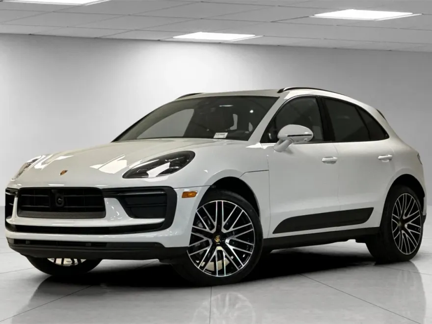 2025 Porsche Macan T photo 1