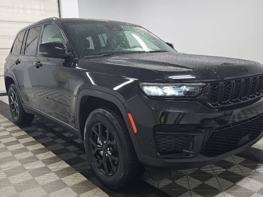 2024 Jeep Grand Cherokee Altitude photo 1