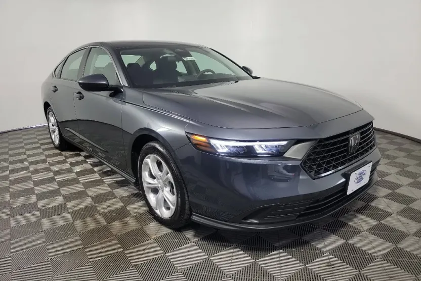 2025 Honda Accord LX photo 1