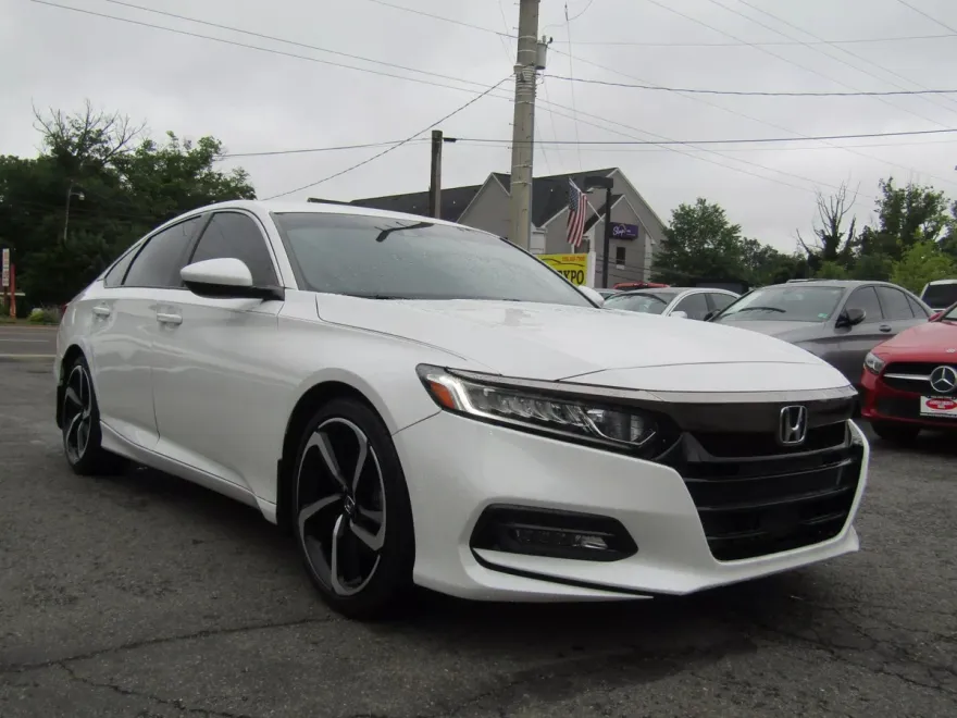 2018 Honda Accord Sport photo 1
