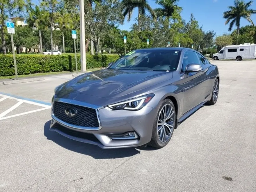 2022 Infiniti Q60 Luxe photo 1