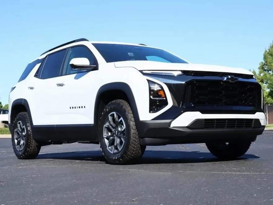2026 Chevrolet Equinox ACTIV photo 1