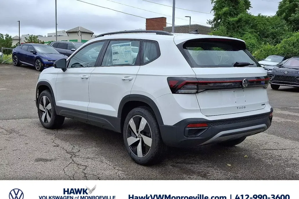 2025 Volkswagen Taos S photo 1