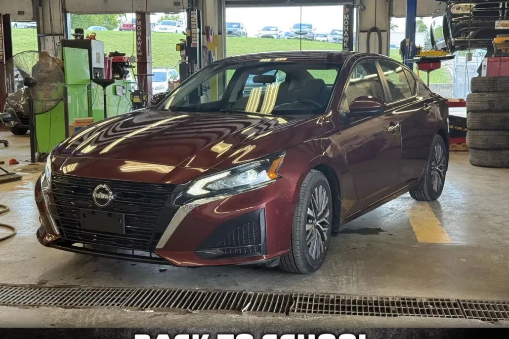 2023 Nissan Altima 2.5 SV photo 1