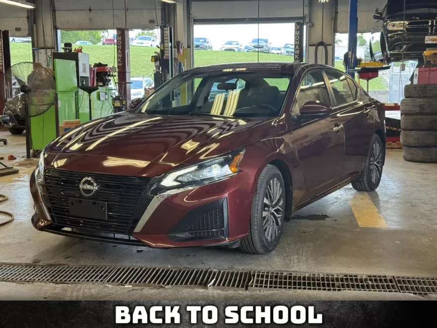 2023 Nissan Altima 2.5 SV photo 1