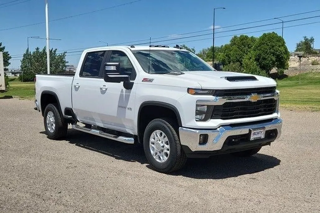 2025 Chevrolet Silverado 3500HD LT photo 1