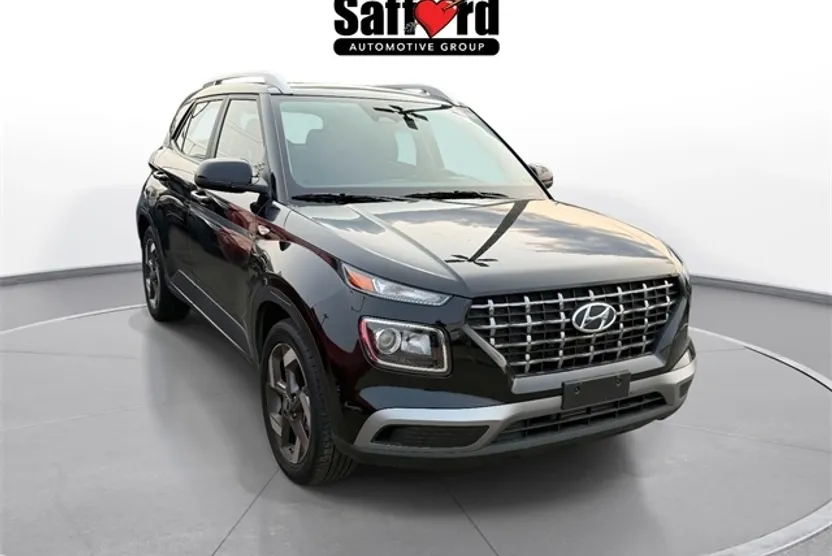 2024 Hyundai Venue SEL photo 1