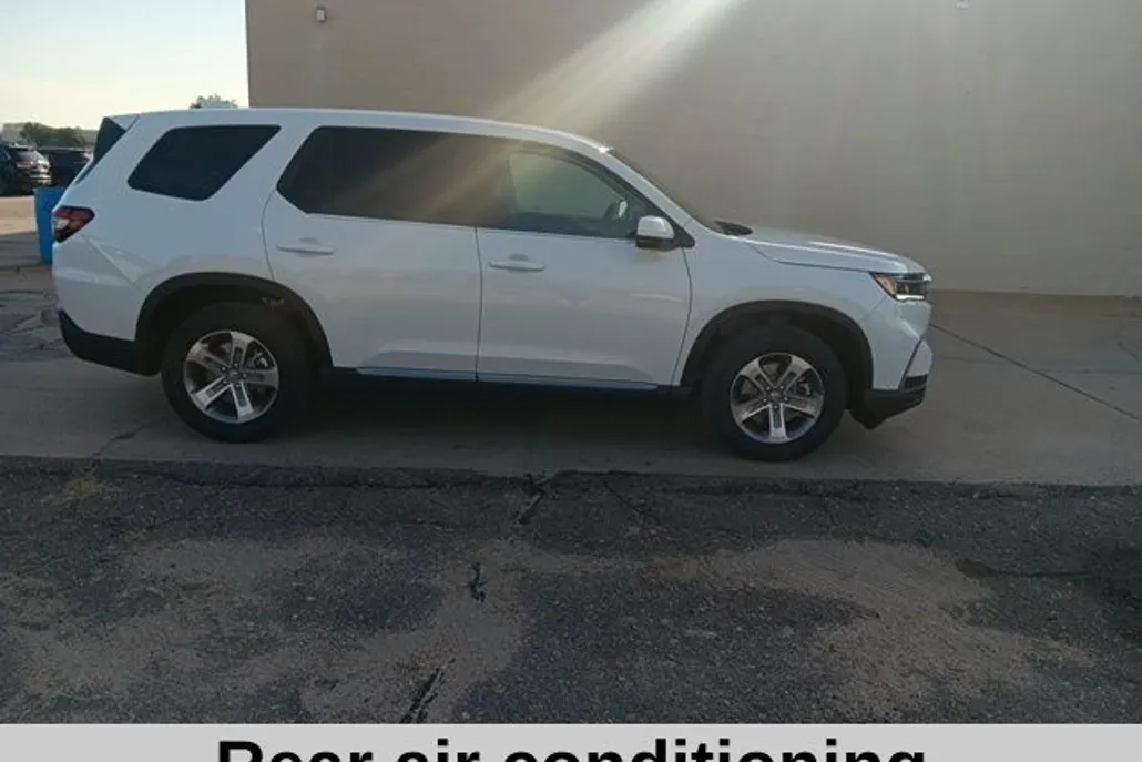 2025 Honda Pilot EX-L photo 1