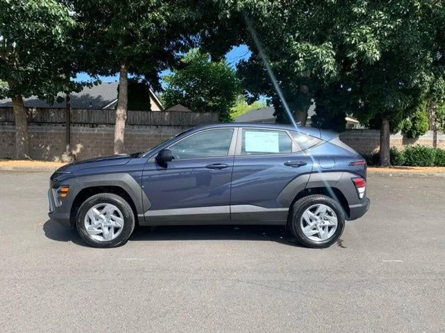 2026 Hyundai Kona SE photo 1