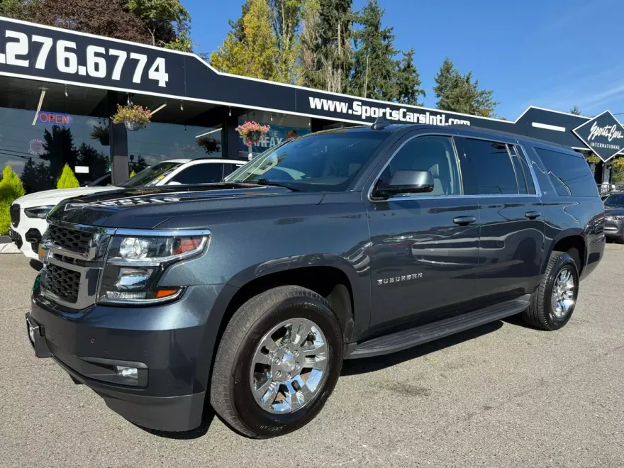 2019 Chevrolet Suburban LT photo 1