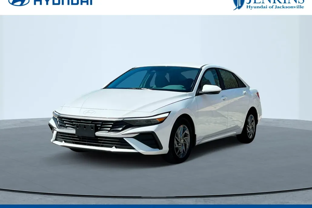 2025 Hyundai Elantra Hybrid photo 1
