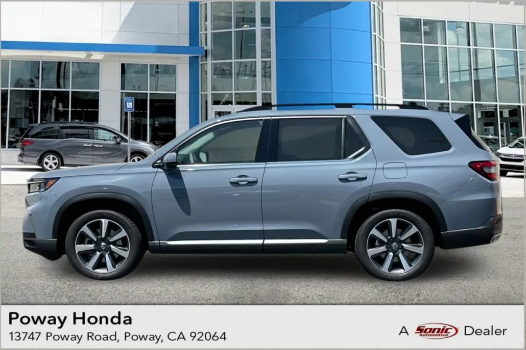 2025 Honda Pilot Touring photo 1