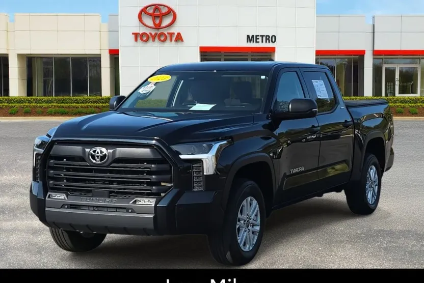 2023 Toyota Tundra SR5 photo 1