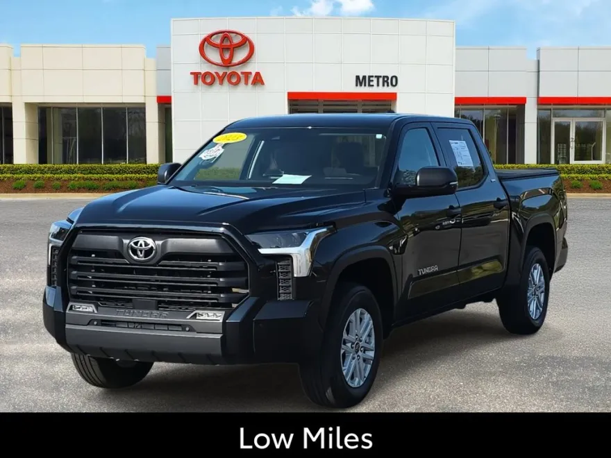 2023 Toyota Tundra SR5 photo 1